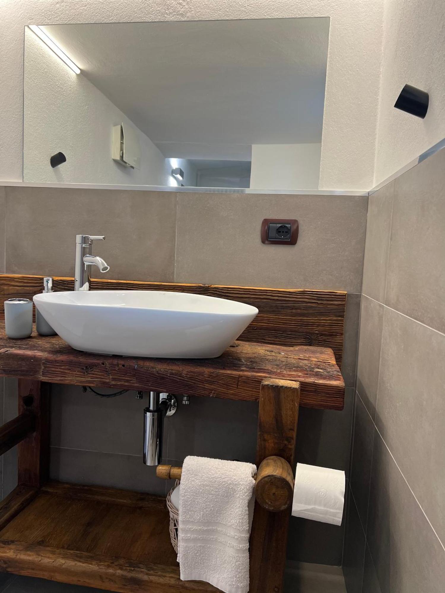 Profumo Di Legno Apartment อาออสตา ภายนอก รูปภาพ